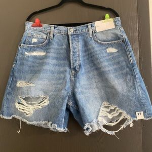 Arizona high rise distressed shorts, size 17